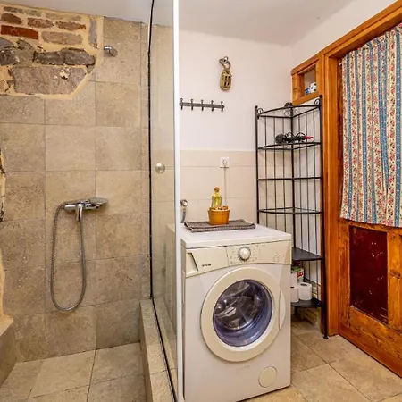 Waterfront By The Sea アパート