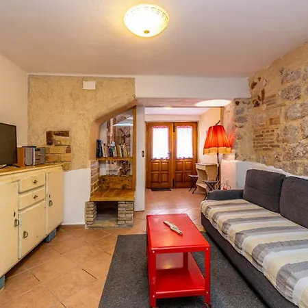 Waterfront By The Sea アパート