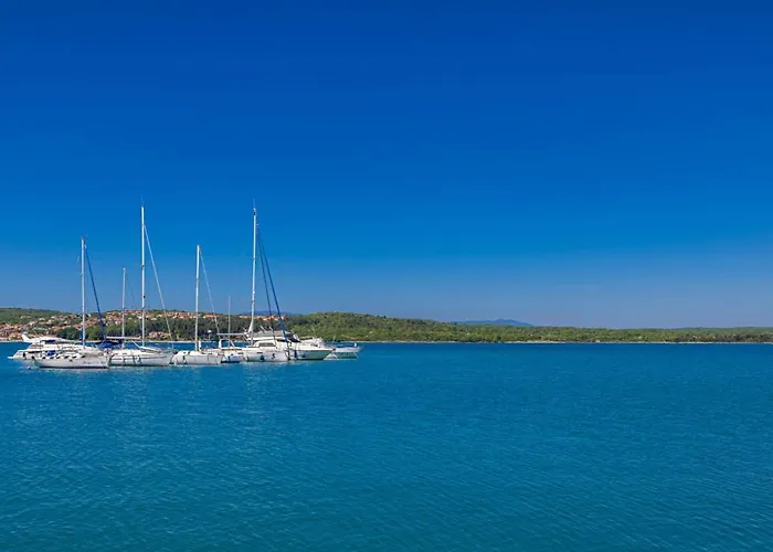 Waterfront By The Sea Daire