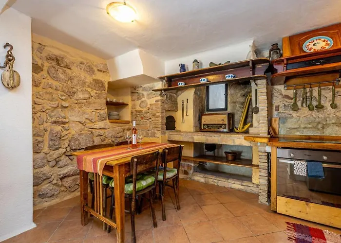 Waterfront By The Sea * Klimno